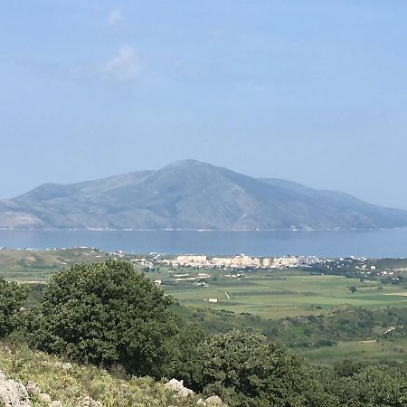 Appartamenti George Orikum Esterno foto